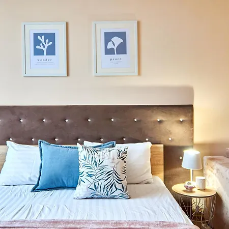 Central Two Room Lux Apartments Mukacheve Exterior photo