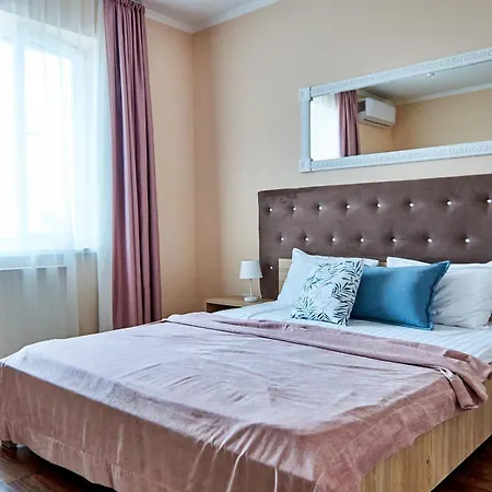 Central Two Room Lux Apartments Mukacheve Exterior photo