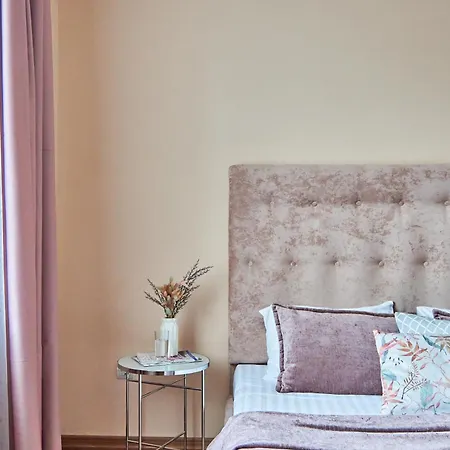 Central Two Room Lux Apartments Mukacheve Exterior photo
