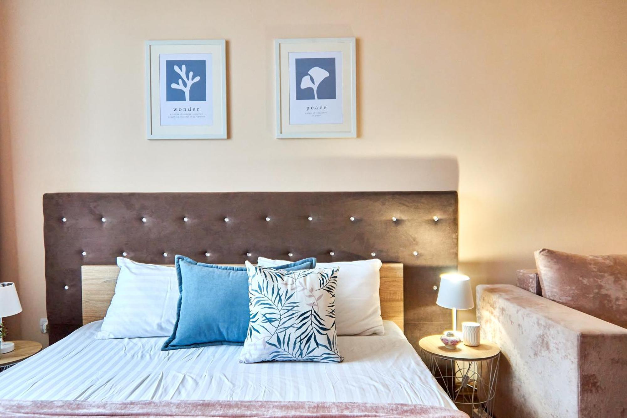 Two Lux Apartment *